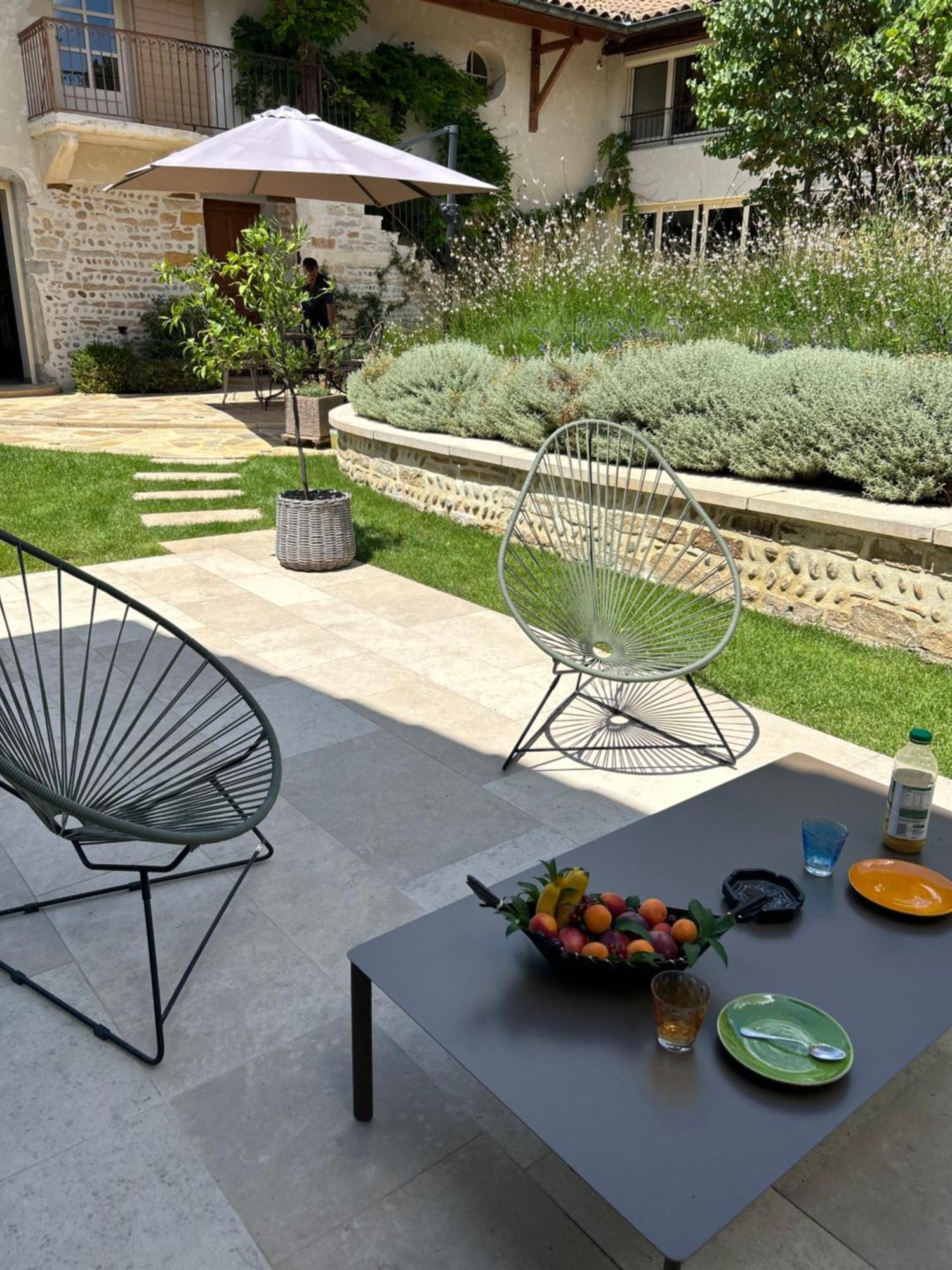 Le Relais De La Godasse Reyrieux Екстериор снимка